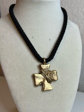 GOLDTONE cross pendant choker black braided chain 16”